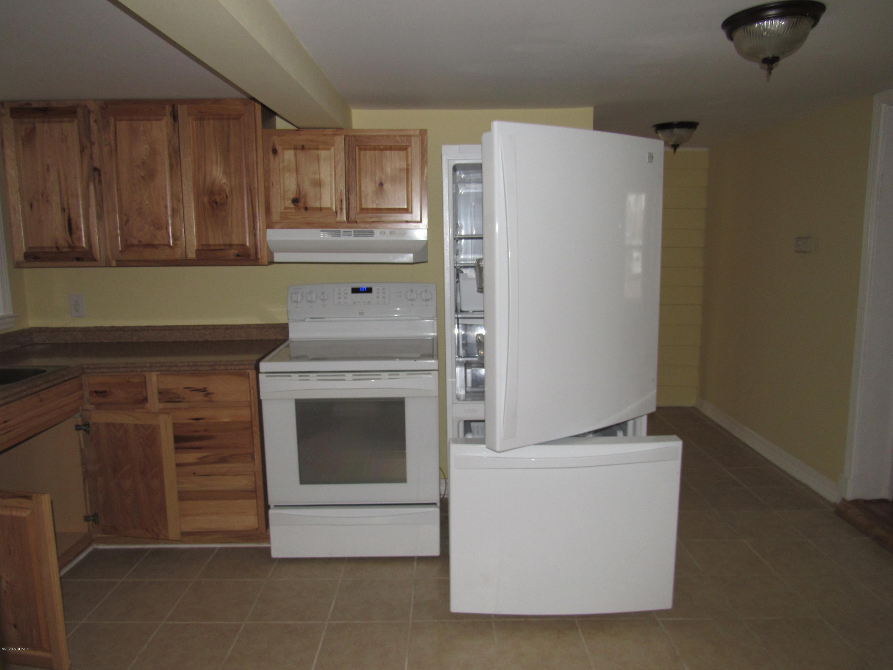 466 Masontown Road Newport, NC 28570 - Photo 16 of 28 Kitchen @ 466 Masontown Rd. Appliances only 4 years old!