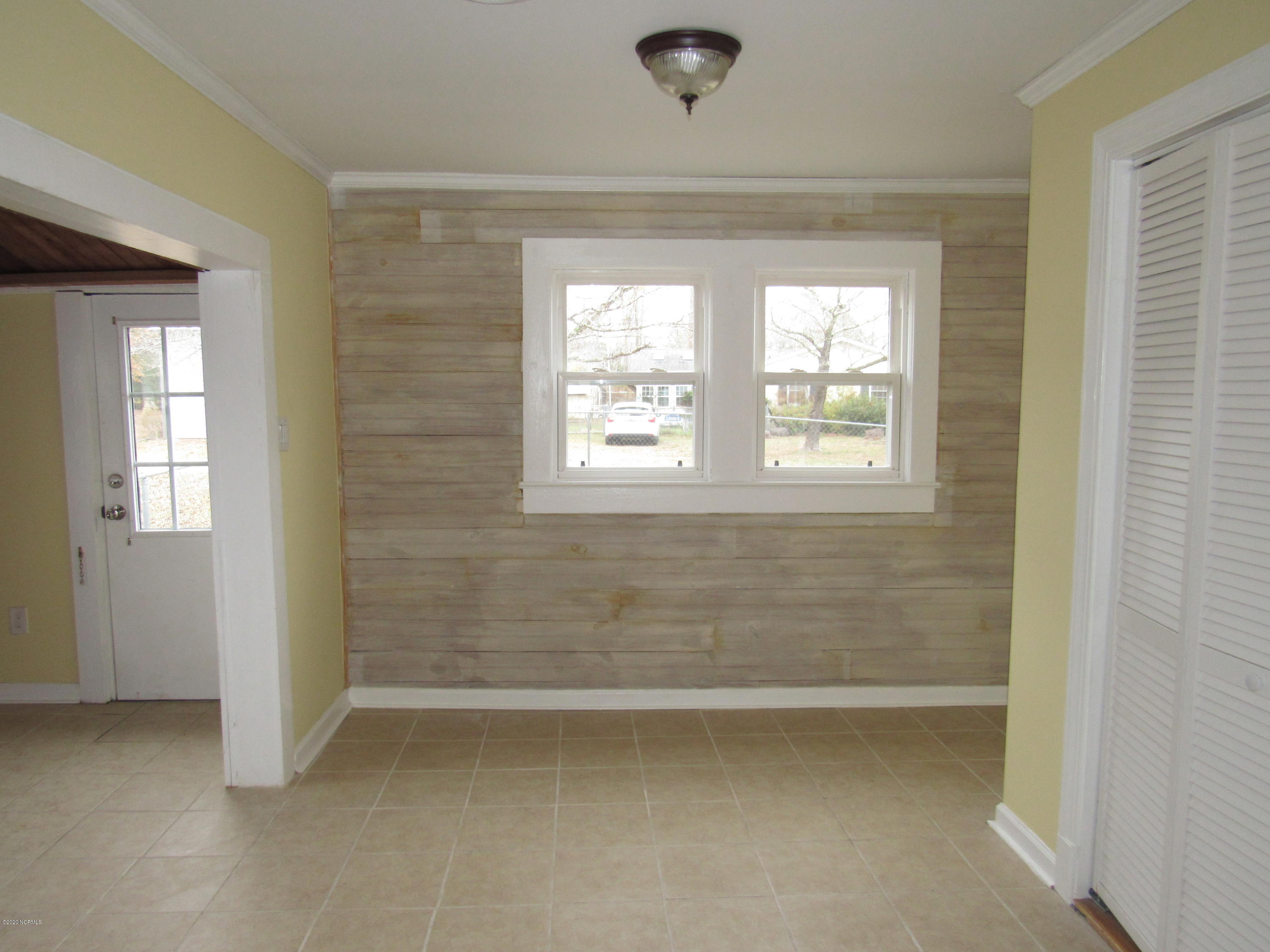 466 Masontown Road Newport, NC 28570 - Photo 23 of 28 Laundry Room @ 466 Masontown Rd.