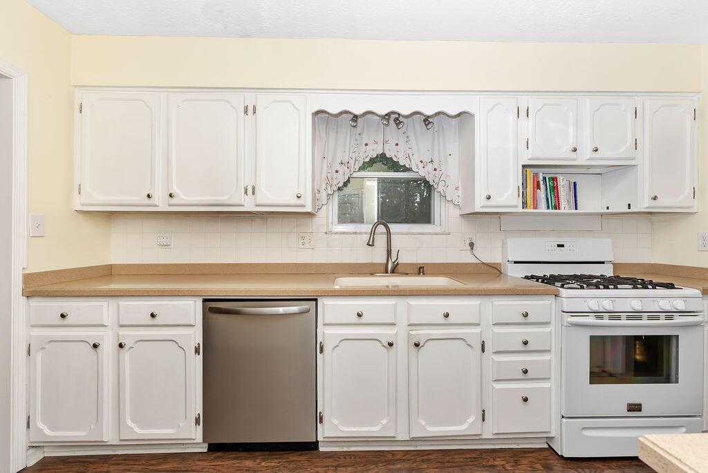 13412 Heimberger Road Northwest Baltimore, OH 43105 - Photo 15 of 98 14-Kitchen