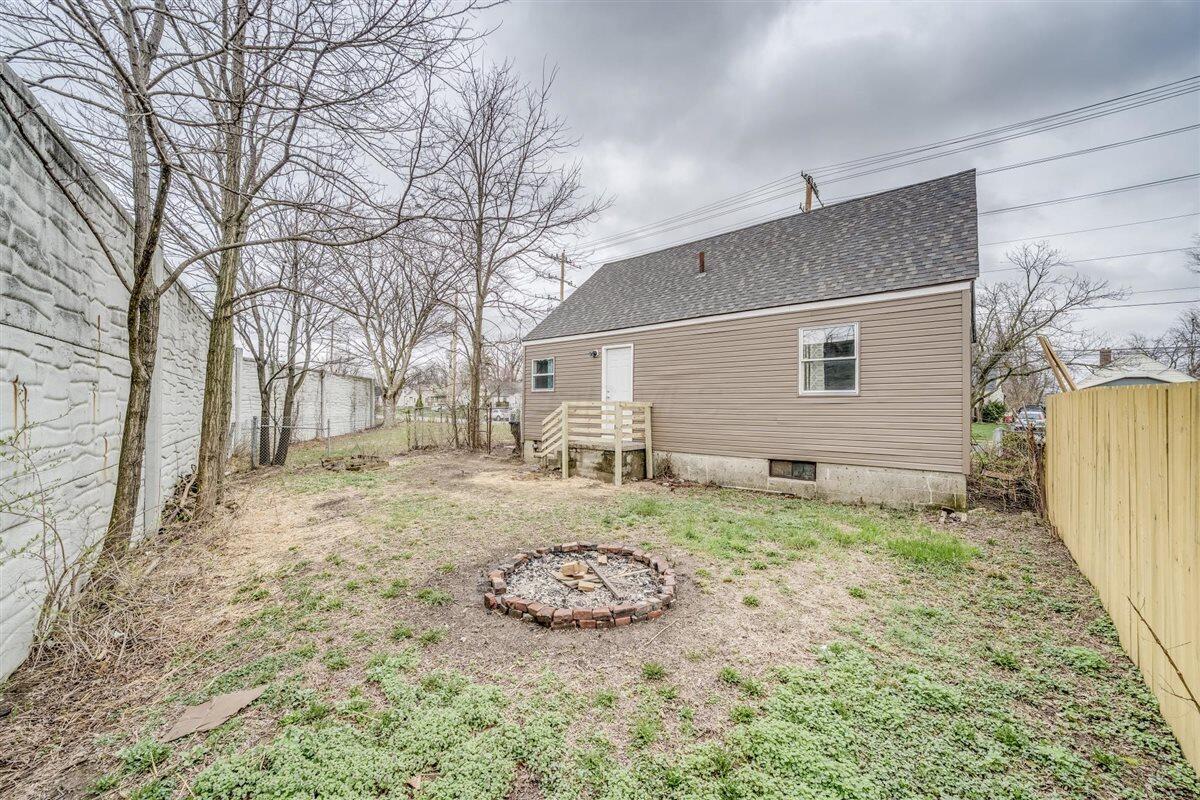 2805 Beulah Road Columbus, OH 43211 - Photo 18 of 19 ack Yard