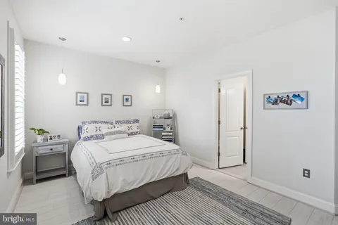 $1,328,000 | 164 Crown Farm Drive, Gaithersburg, MD 20878
