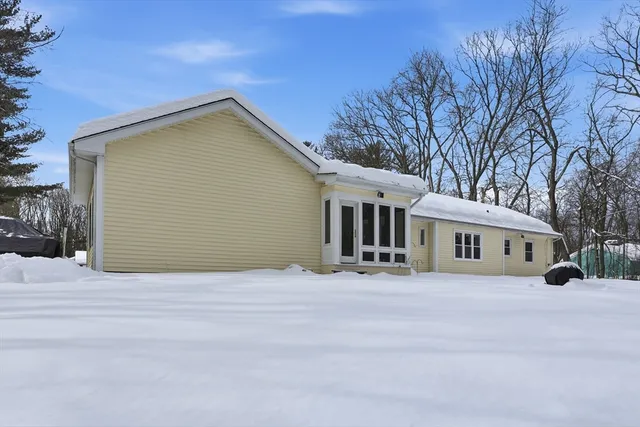 $699,900 | 109 Westford Street, Chelmsford, MA 01824