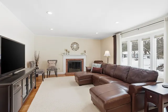 $699,900 | 109 Westford Street, Chelmsford, MA 01824