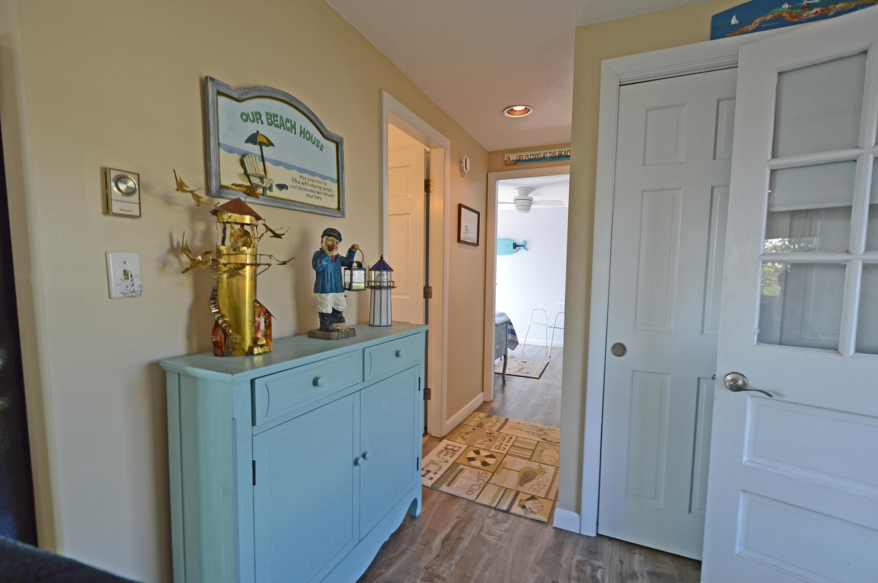 5 Dyke Road, Unit E Kennebunkport, ME 04046 - Photo 10 of 15 Sireen_Hallway