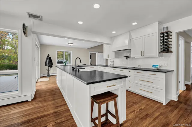 $809,900 | 151 Oak Ridge Circle, Mahopac, NY 10541