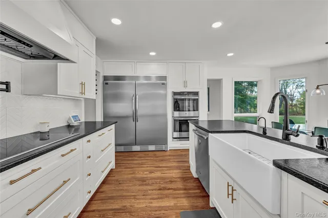 $809,900 | 151 Oak Ridge Circle, Mahopac, NY 10541