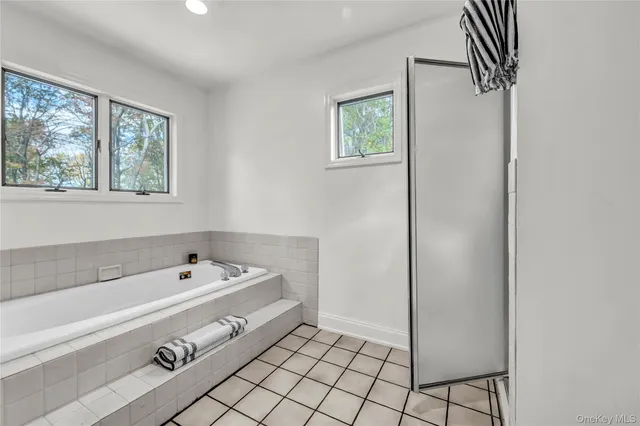 $809,900 | 151 Oak Ridge Circle, Mahopac, NY 10541