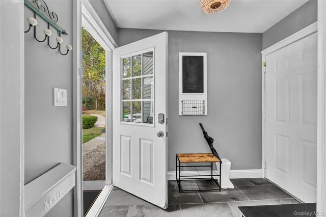 $809,900 | 151 Oak Ridge Circle, Mahopac, NY 10541