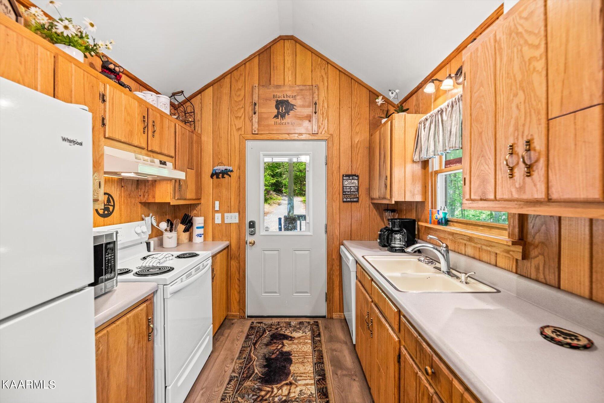 1725 Red Fox Ridge Way Sevierville, TN 37862 - Photo 5 of 22 04-1725-Red-Fox-Ridge-Way-Sevierville-TN