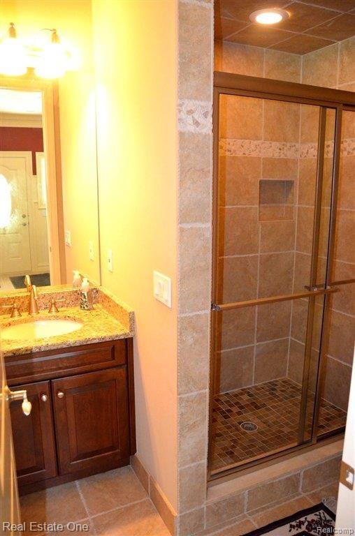 1178 Mill Valley Street Rochester, MI 48306 - Photo 11 of 21 Bathroom