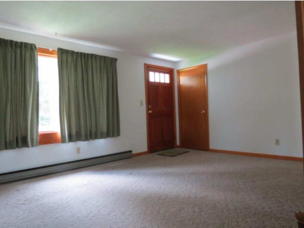 28 Twombly Street Rochester, NH 03867 - Photo 2 of 22