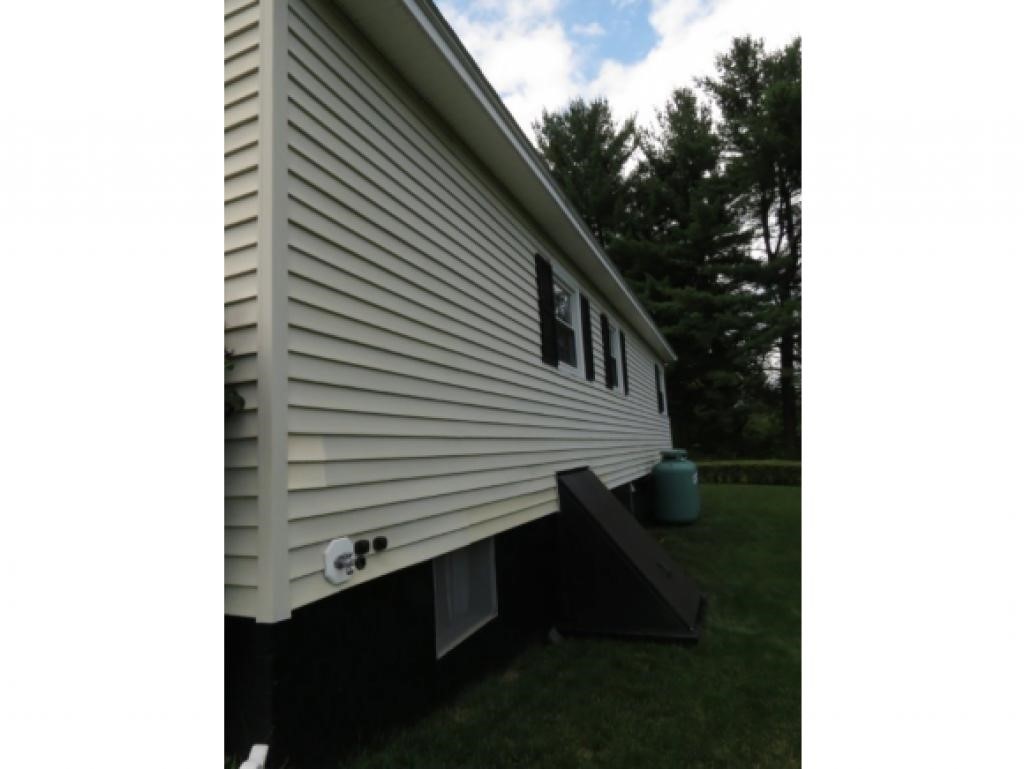28 Twombly Street Rochester, NH 03867 - Photo 13 of 22