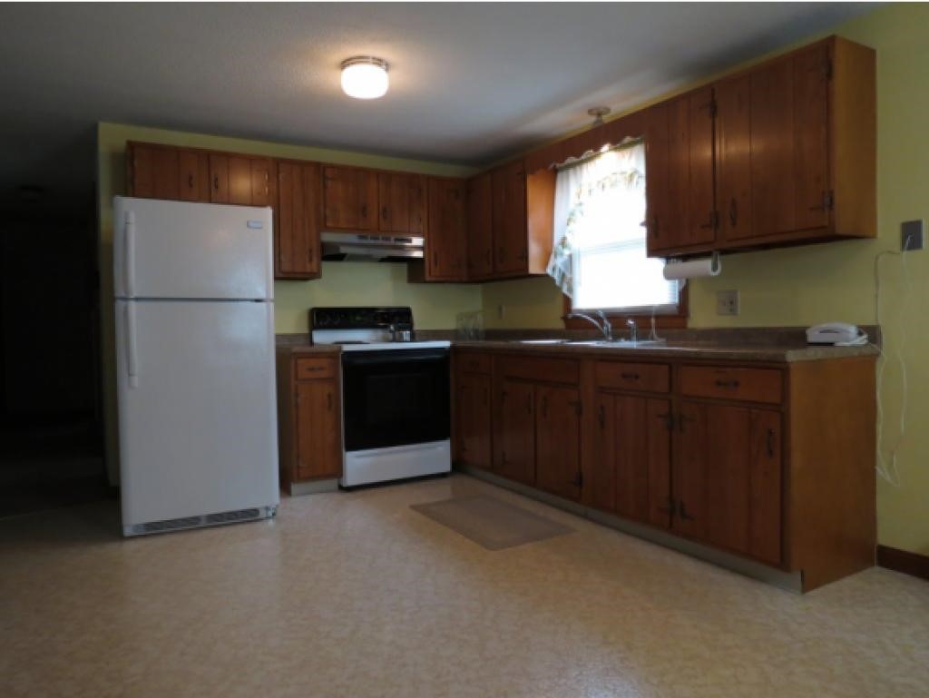 28 Twombly Street Rochester, NH 03867 - Photo 3 of 22