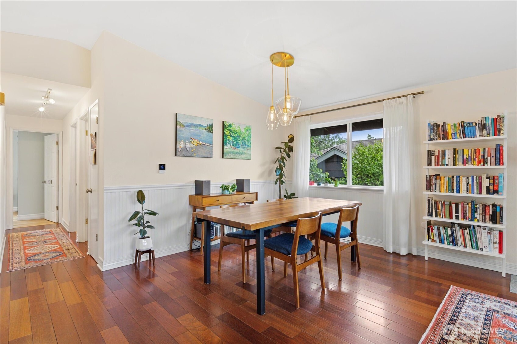 3238 Walnut Avenue Southwest Seattle, WA 98116 - Photo 12 of 40