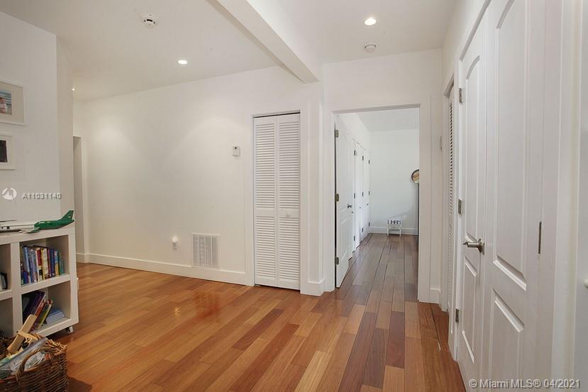 345 Gulf Road Key Biscayne, FL 33149 - Photo 13 of 30