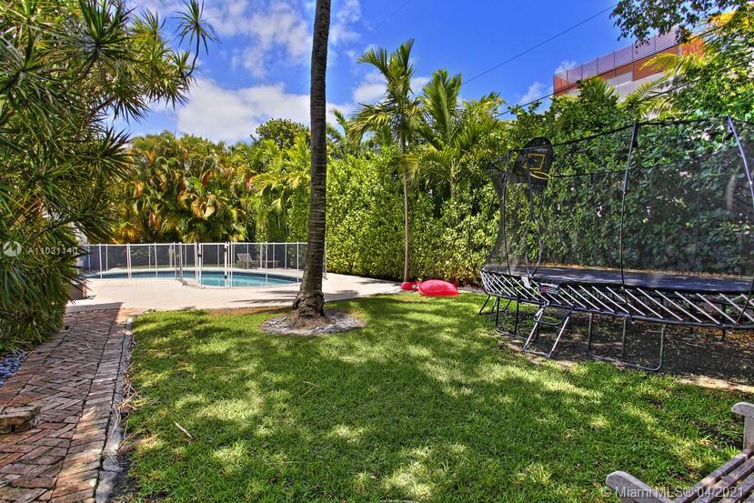 345 Gulf Road Key Biscayne, FL 33149 - Photo 22 of 30