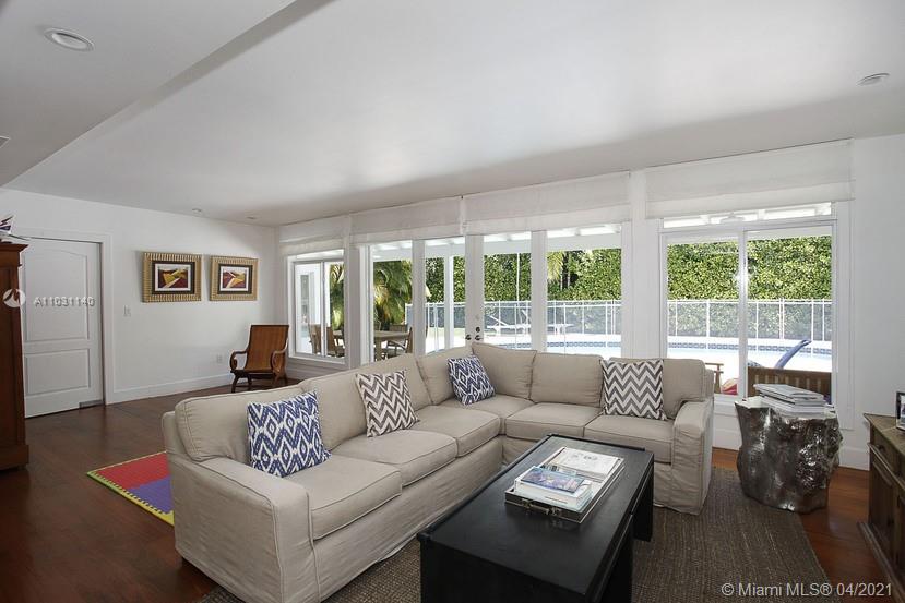 345 Gulf Road Key Biscayne, FL 33149 - Photo 9 of 30