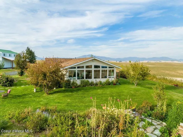 $800,000 | 22810 East Rockford-Idaho Road, Rockford, WA 99030