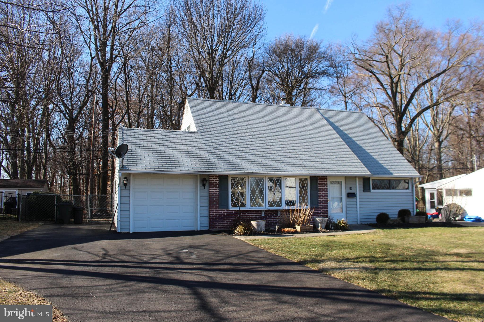 15 Long Loop Road Levittown, PA 19056 - Photo 1 of 34 Welcome to 15 Long Loop Rd