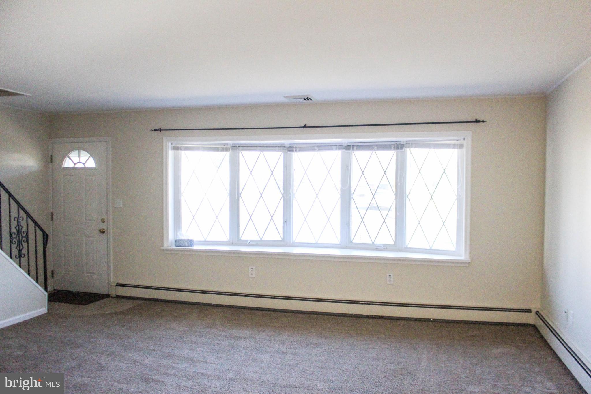 15 Long Loop Road Levittown, PA 19056 - Photo 5 of 34 Living Room