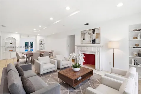 $2,850,000 | 3755 Royal Palm Avenue, Miami Beach, FL 33140