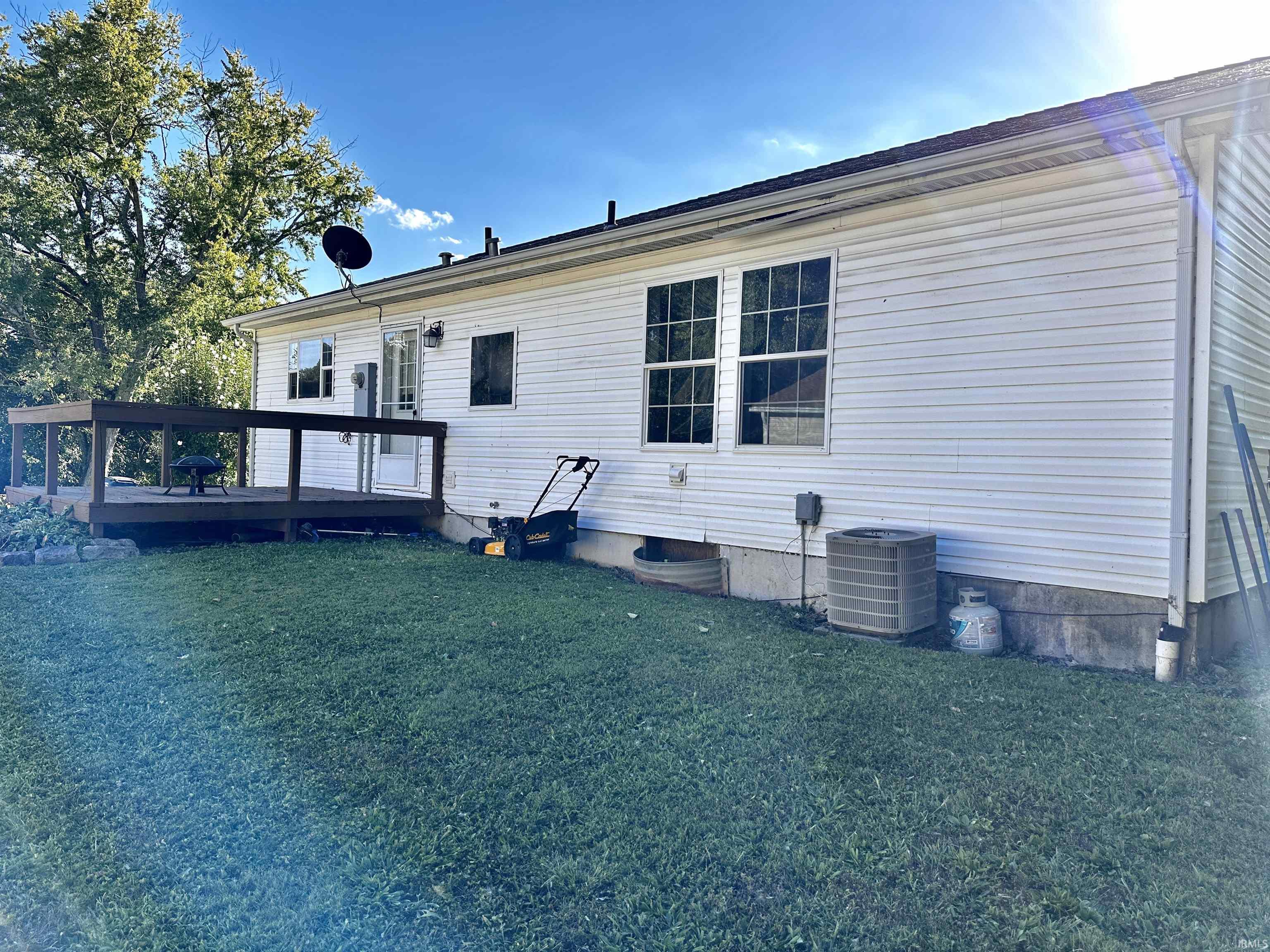 415 15th Street Bedford, IN 47421 - Photo 3 of 19