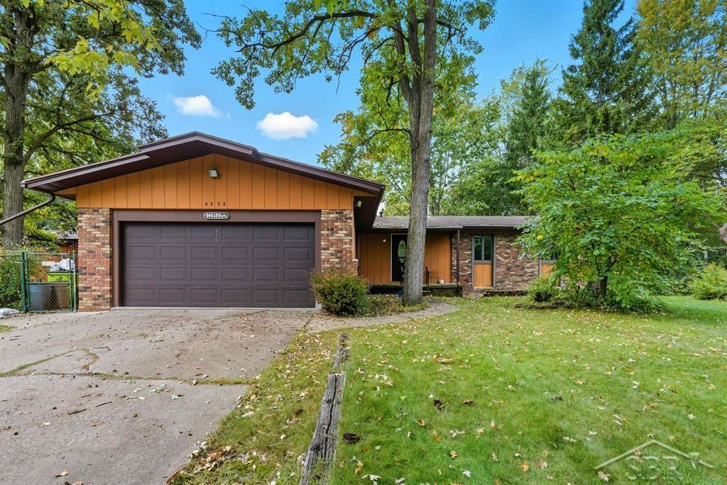 4956 West Bis Road Midland, MI 48642 - Photo 2 of 38 50189551-d45813f0-7ba0-4c99-af8a-f37cea0bc8b1.JPG