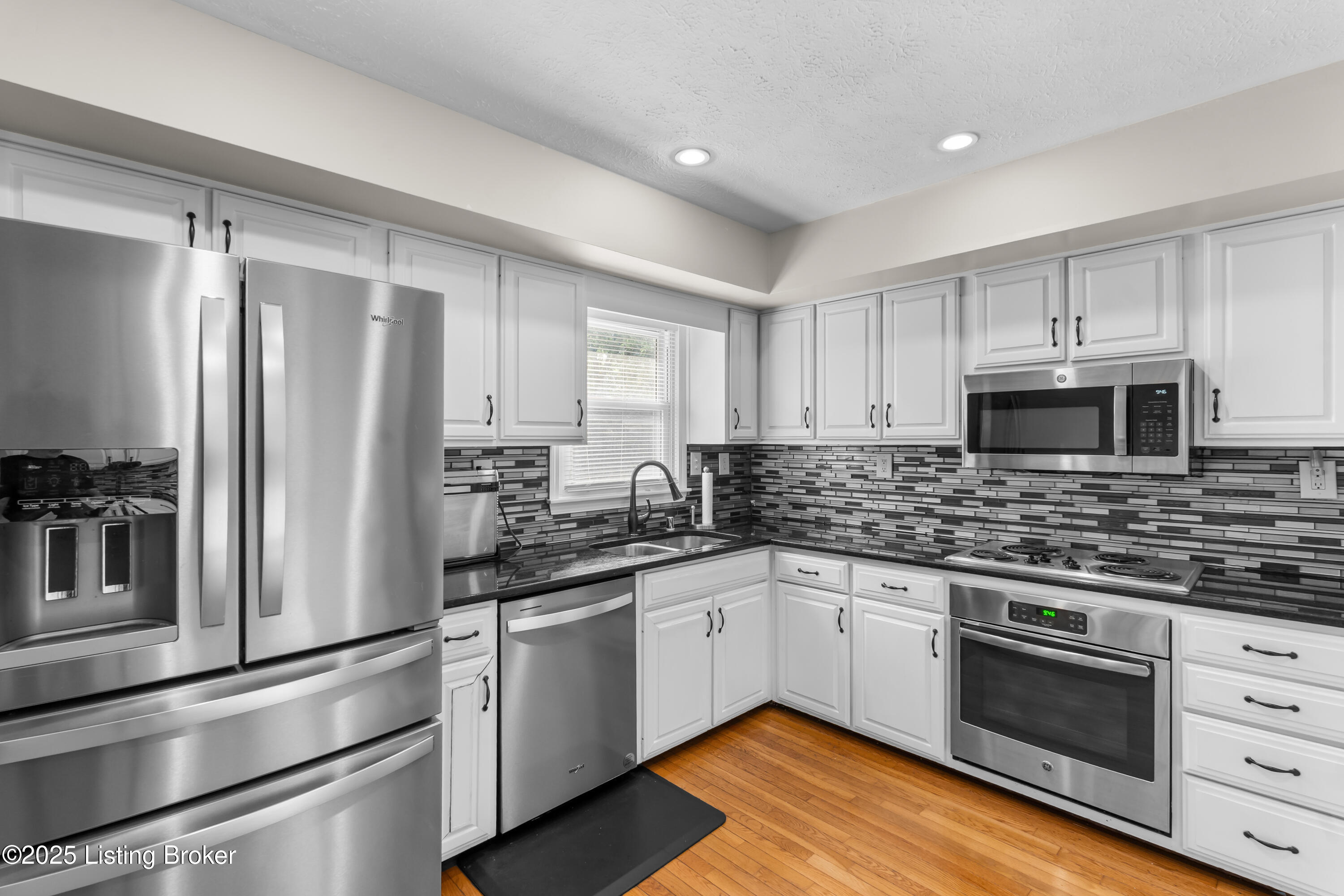 823 Creek Valley Road Louisville, KY 40243 - Photo 6 of 40 Updated kitchen