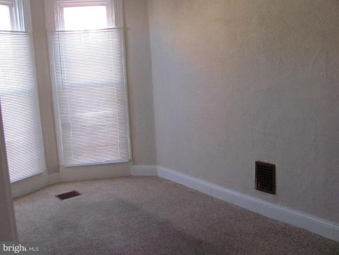 1824 Appleton Street Baltimore, MD 21217 - Photo 2 of 7 Living Room