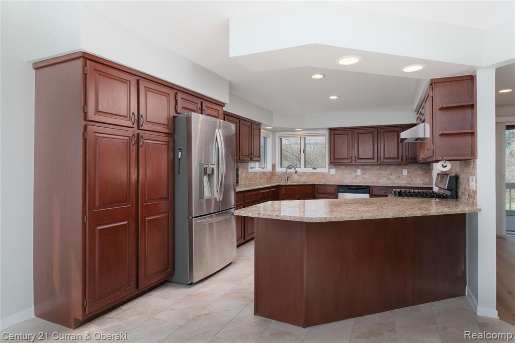 1083 North Livernois Road Rochester, MI 48306 - Photo 16 of 66