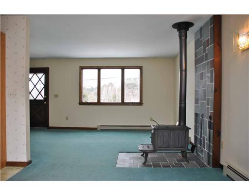 395 Hallowell Road Pownal, ME 04069 - Photo 6 of 25 Living Room.