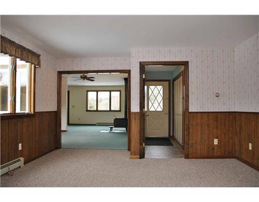 395 Hallowell Road Pownal, ME 04069 - Photo 10 of 25 Living Room.