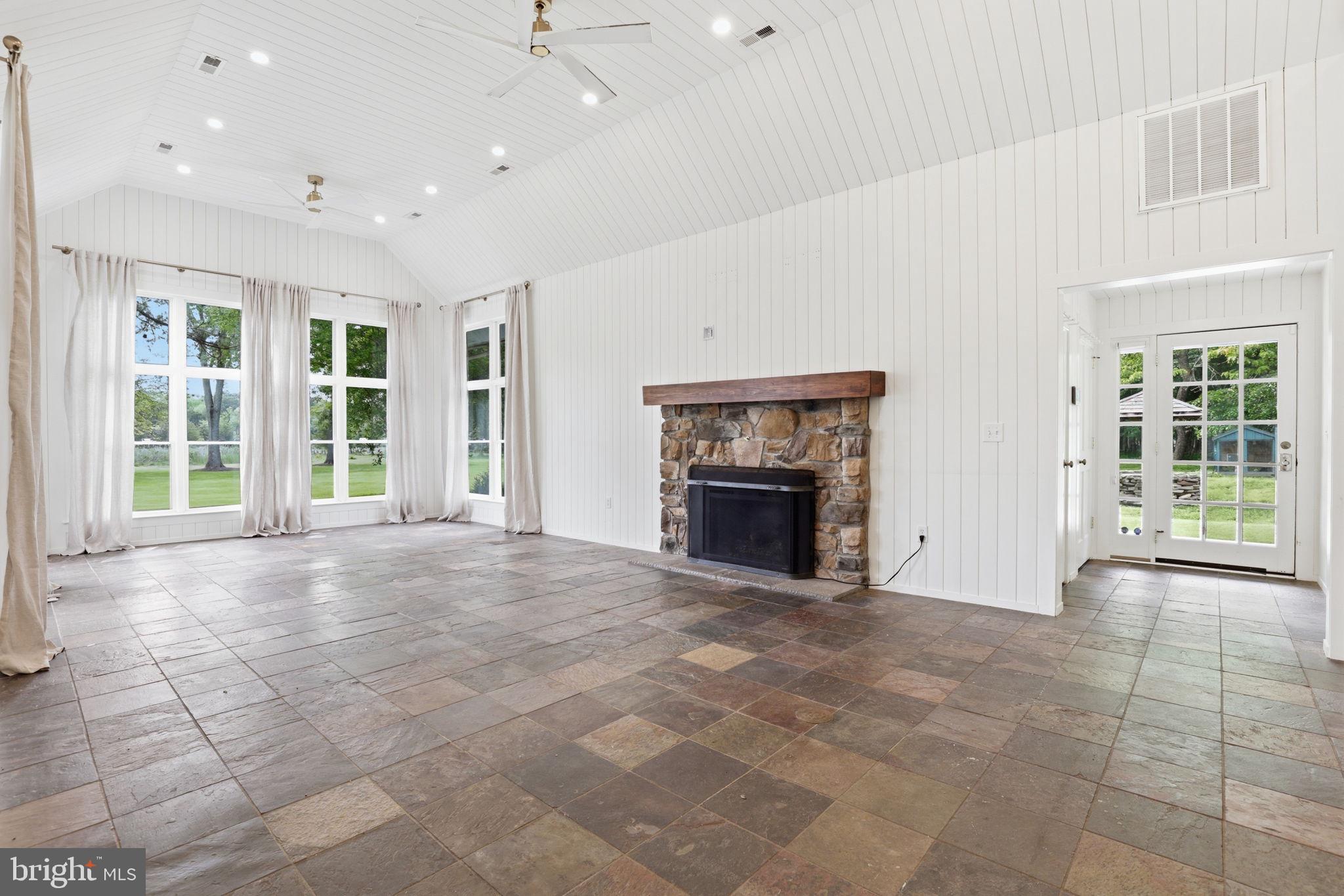 5865 Deale Beach Road Deale, MD 20751 - Photo 10 of 50 Spacious, sunlit living area awaits.