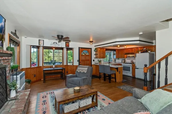 $390,000 | 23559 Lake Drive, Crestline, CA 92325