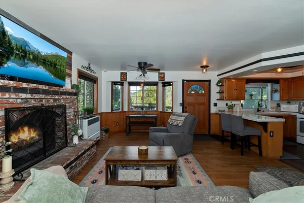 $390,000 | 23559 Lake Drive, Crestline, CA 92325