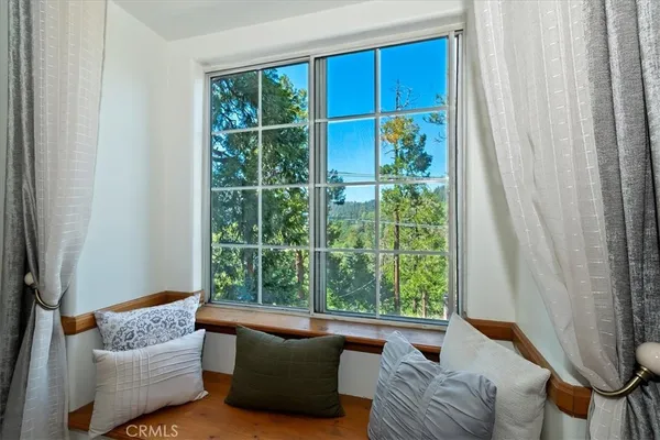 $390,000 | 23559 Lake Drive, Crestline, CA 92325