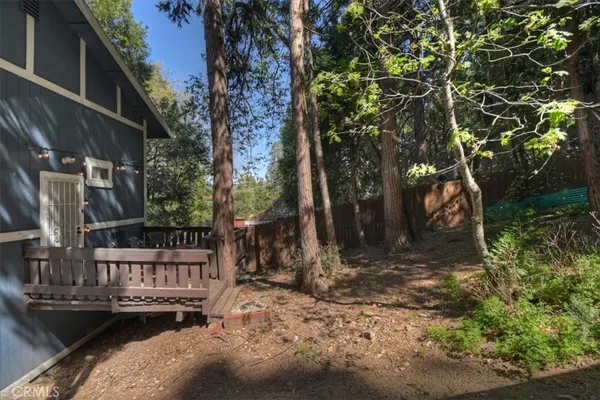 $390,000 | 23559 Lake Drive, Crestline, CA 92325