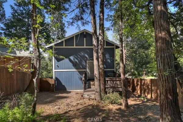 $390,000 | 23559 Lake Drive, Crestline, CA 92325