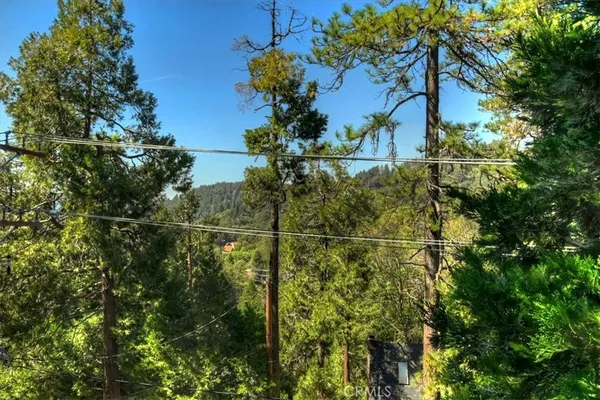 $390,000 | 23559 Lake Drive, Crestline, CA 92325