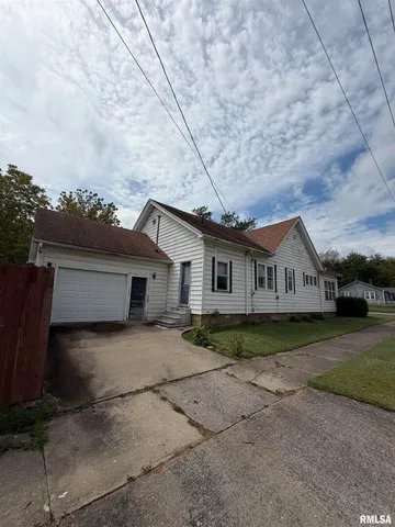 $135,000 | 1020 Girard Street, Metropolis, IL 62960