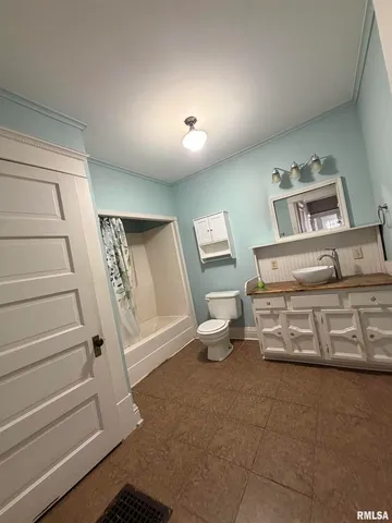 $130,000 | 1020 Girard Street, Metropolis, IL 62960