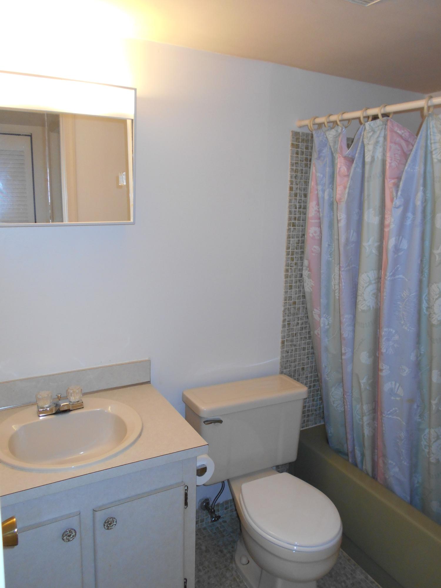 550 Southwest 2nd Avenue, Unit 2230 Boca Raton, FL 33432 - Photo 8 of 14 Master Bath