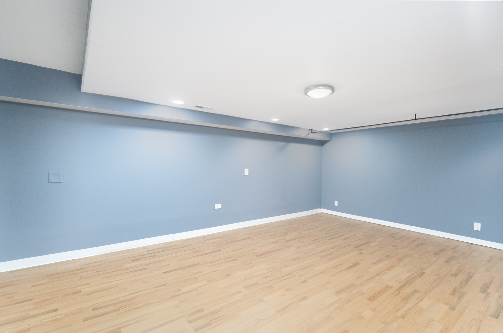 14061 High Road Lockport, IL 60441 - Photo 32 of 63 a view of an empty room