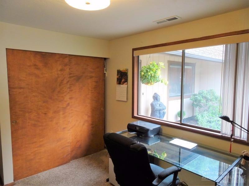 20394 Tailblock Road Bend, OR 97702 - Photo 22 of 25 Bedroom #4 sets up nicely for an office