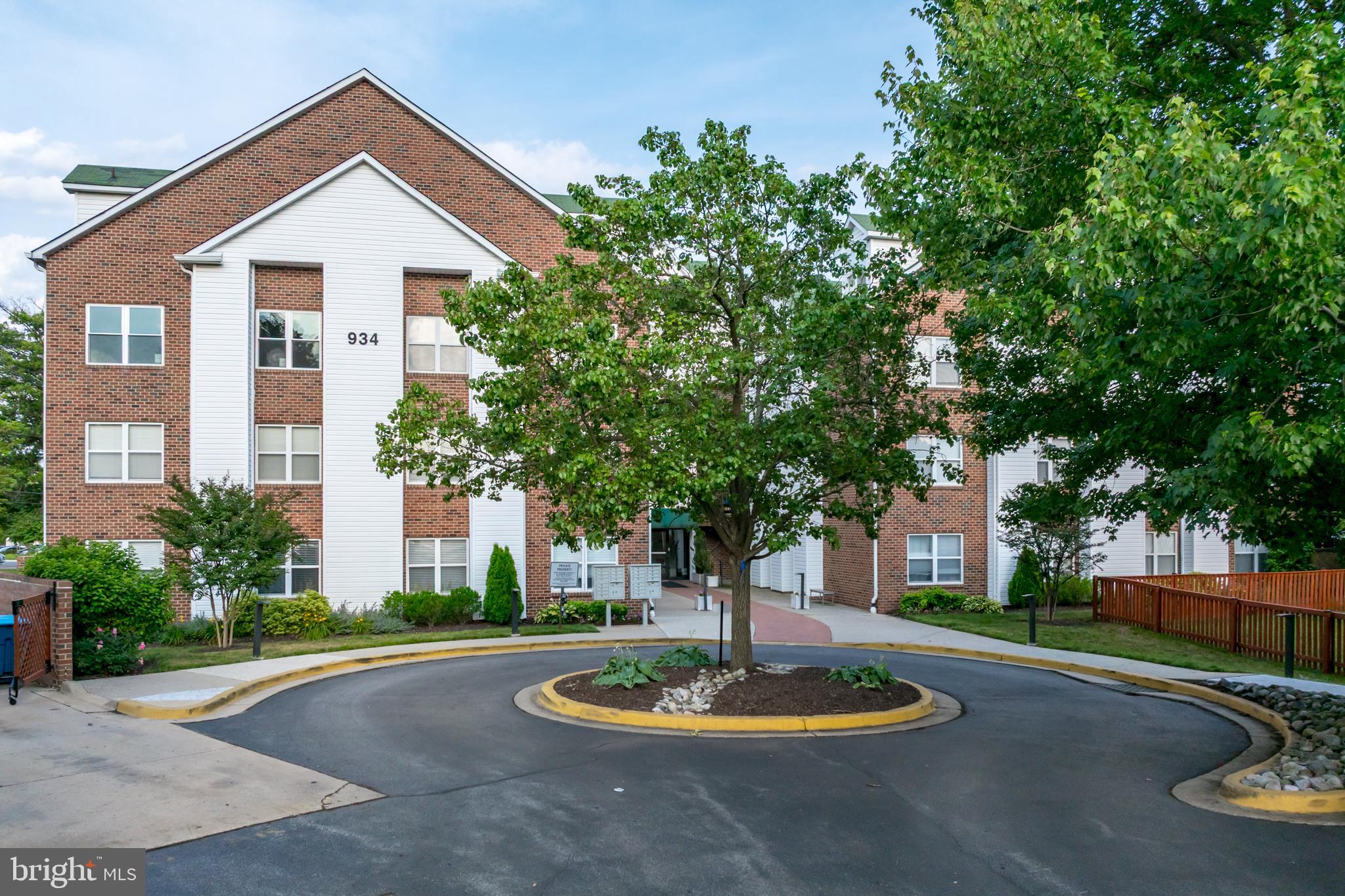 936 Bay Ridge Avenue, Unit 201 Annapolis, MD 21403 - Photo 4 of 8