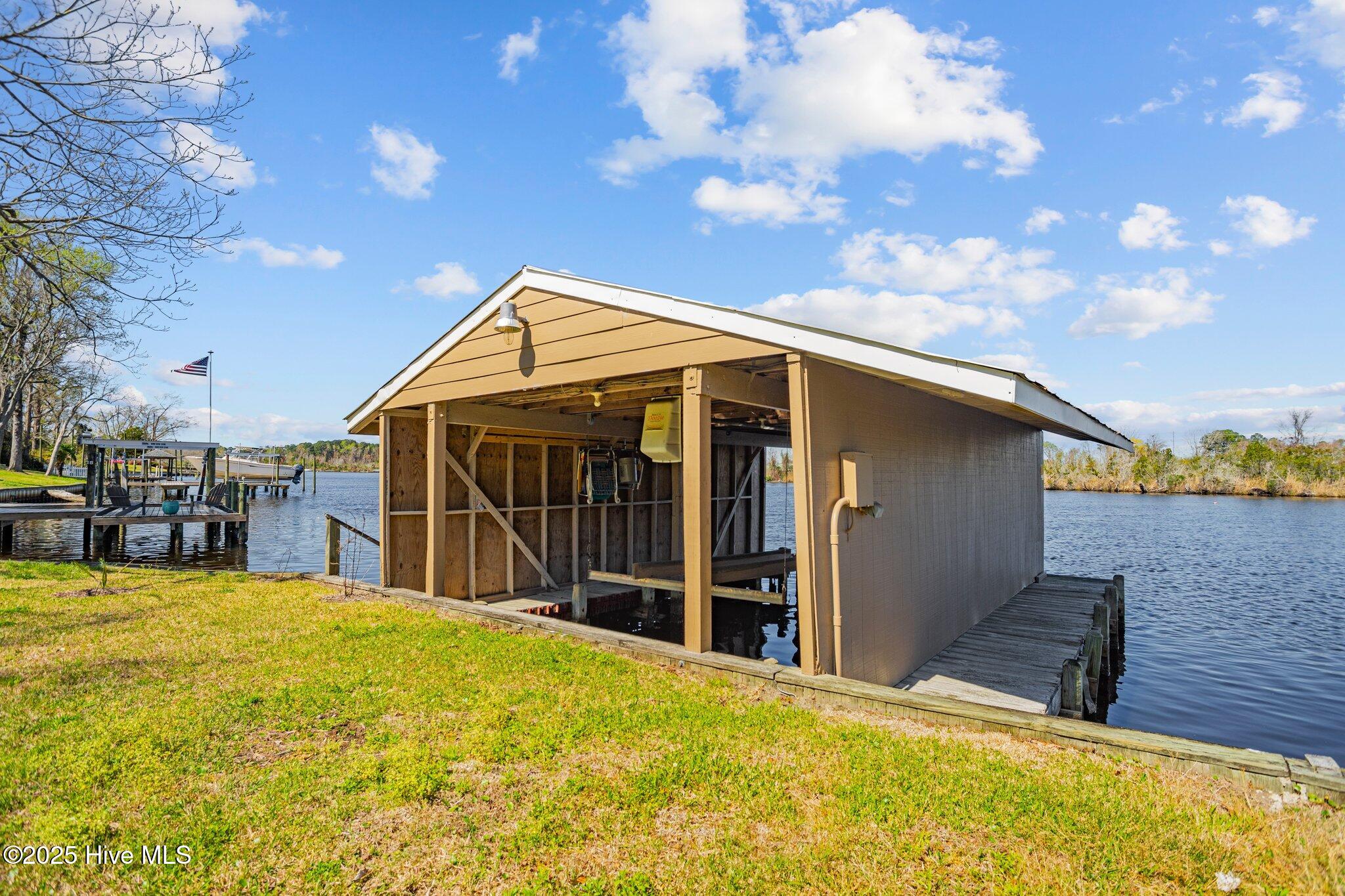 205 Anne Street Jacksonville, NC 28540 - Photo 4 of 21 3-web-or-mls-DSC00630