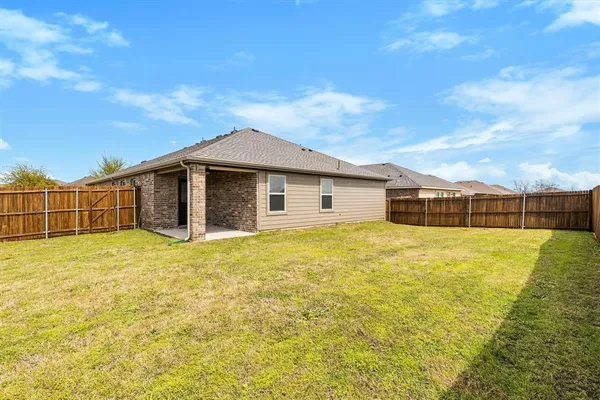 $2,100 | 230 Park Avenue, Anna, TX 75409