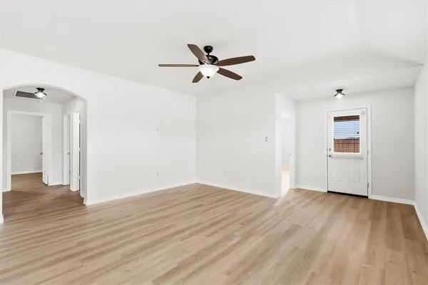 $2,100 | 230 Park Avenue, Anna, TX 75409