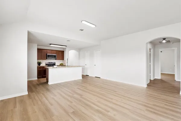 $2,100 | 230 Park Avenue, Anna, TX 75409