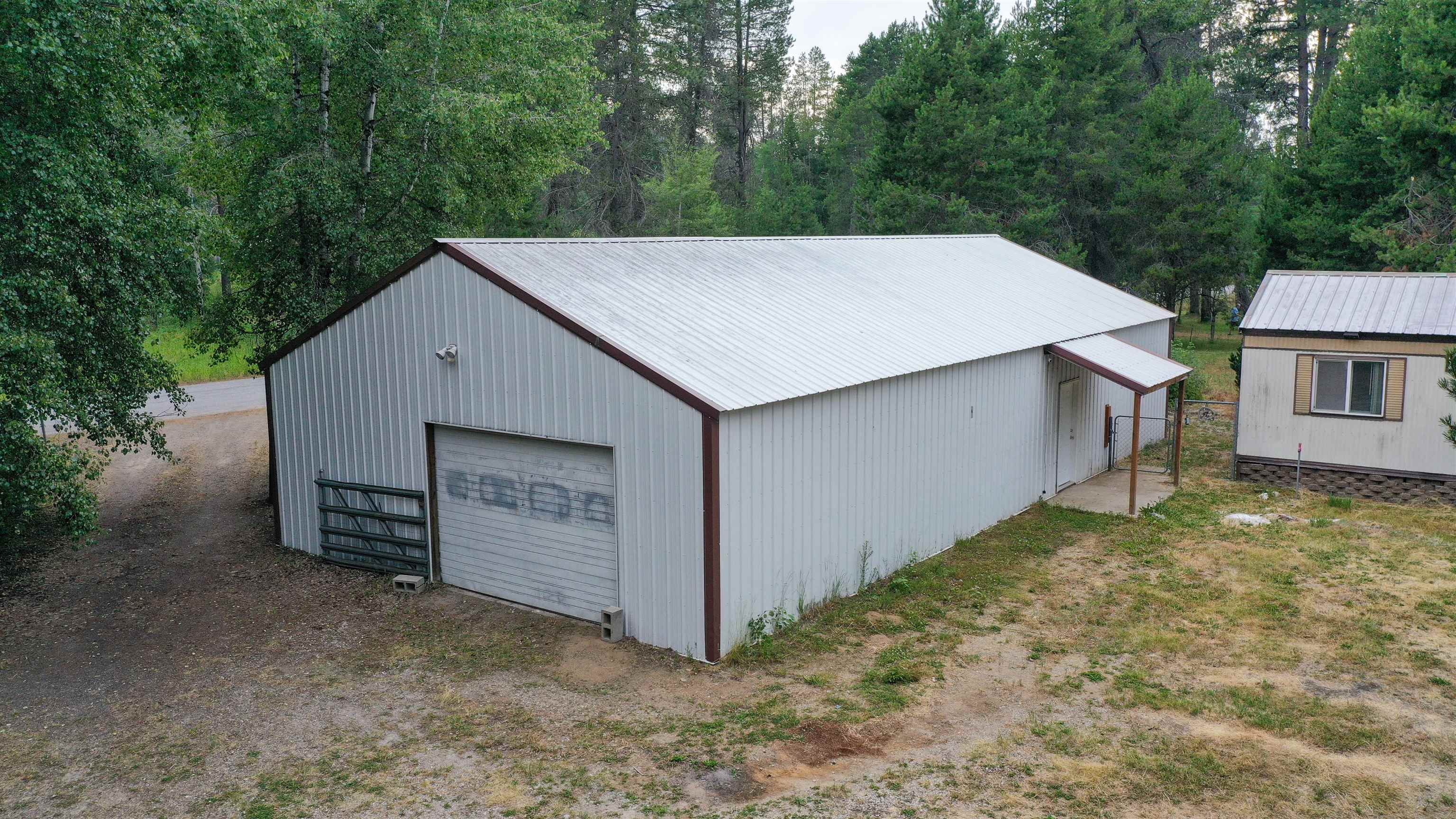 191 Wakefield Road Newport, WA 99156 - Photo 3 of 10 Gallery Image 3